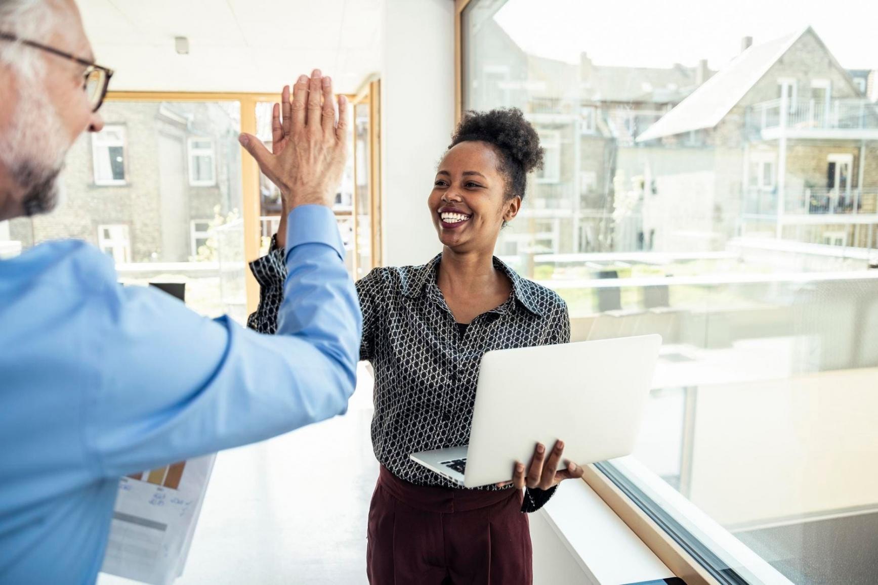 Workshop-Teilnehmer bei praktischen Übungen